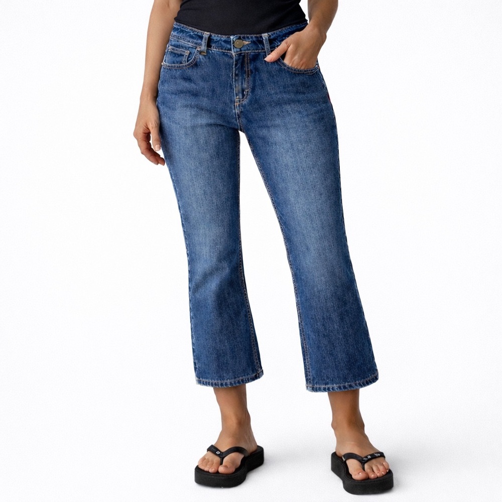 American Eagle Outfitters Women's Cropped Flare Jeans in Medium Blue
